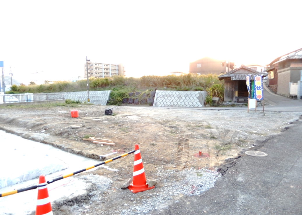 【福岡県北九州市若松区東二島2丁目】建築条件無!!お好きなメーカーでどうぞ・・・