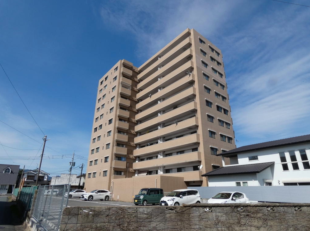 福岡県飯塚市菰田西1丁目【中古マンション】をお預かりしました。